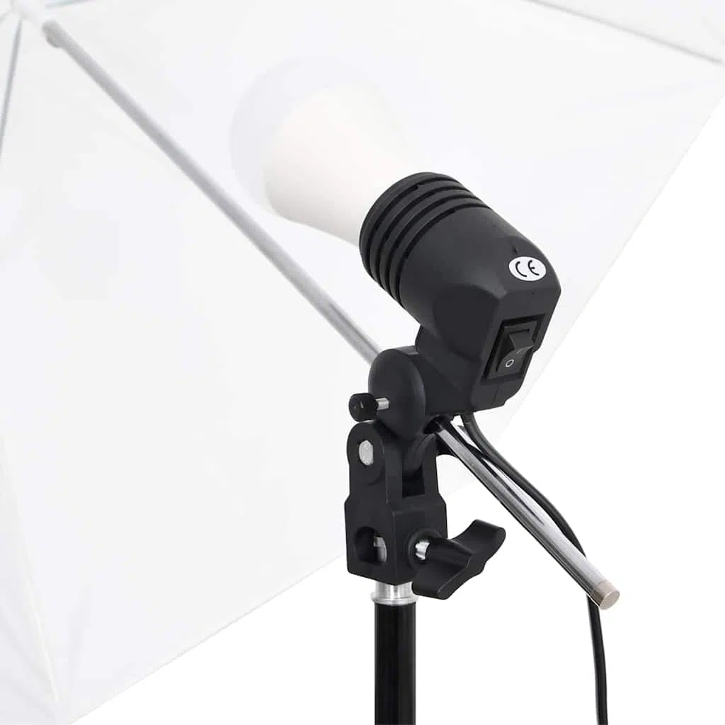 Zestaw do studia fotograficznego z systemem tła 300 x 500 cm, lampy dzienne 5500 K, abażury Softbox, aluminiowe statywy, torba do przenoszenia filmów i fotografii